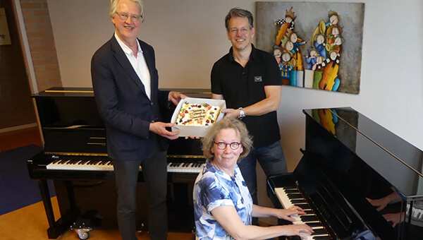Muziekschool Barneveld koopt drie nieuwe piano’s