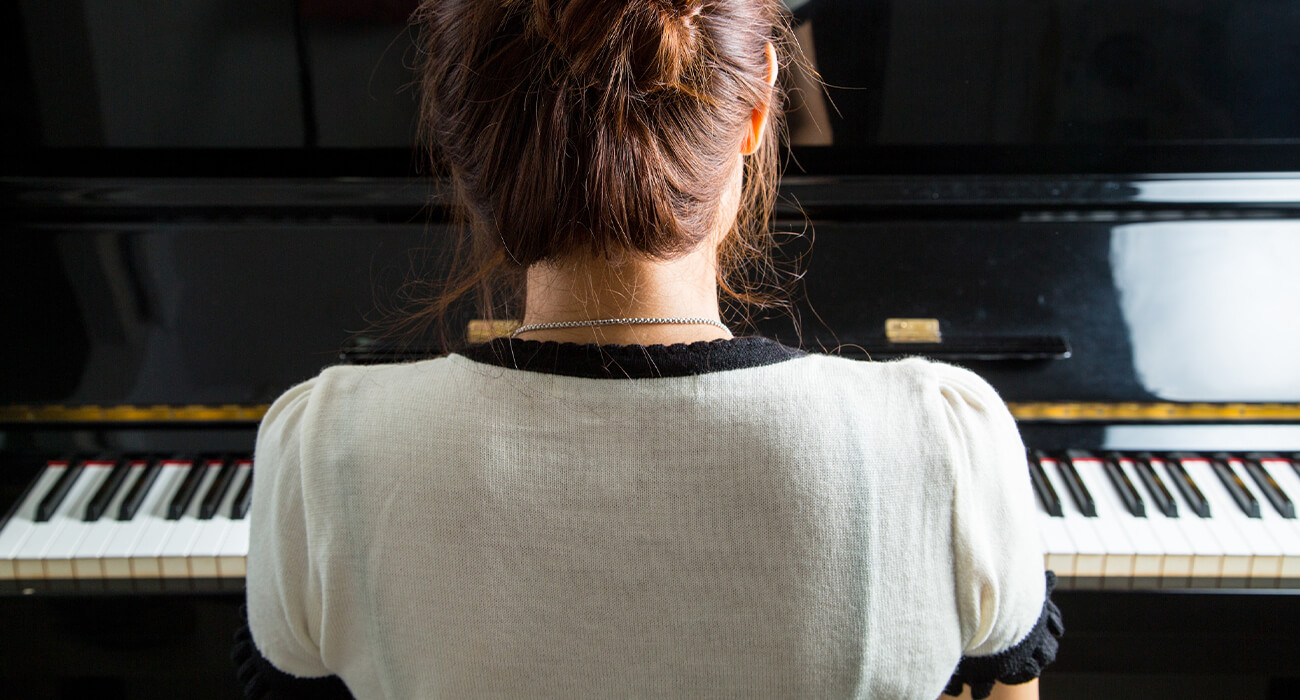 Piano leren spelen als volwassene: waar te beginnen?