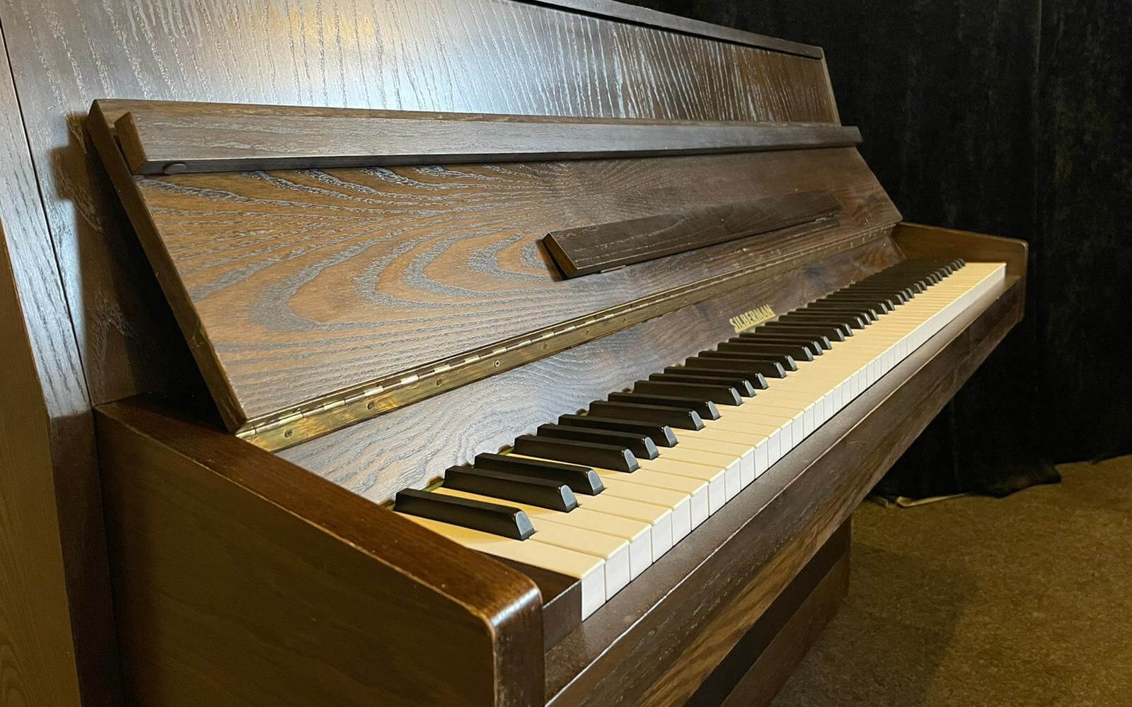 Diverse budget piano's