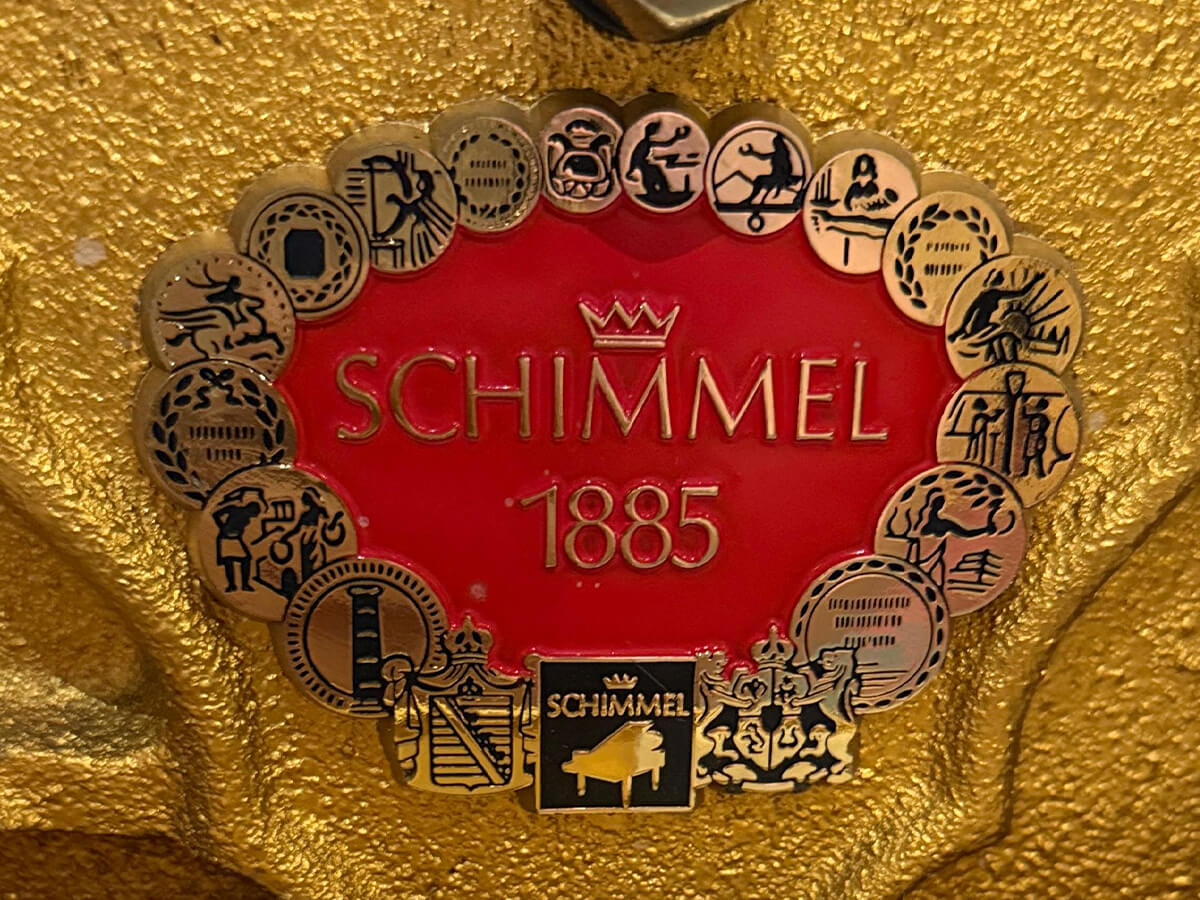 Schimmel 118T