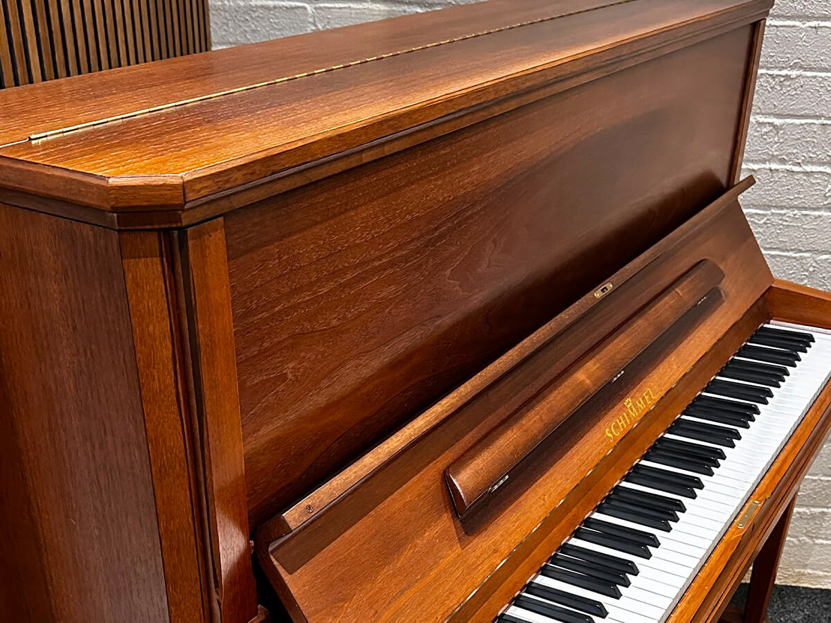 Schimmel 130