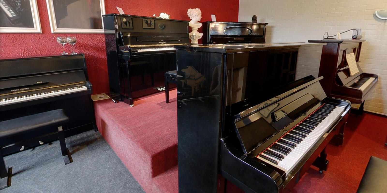 Twee piano's thuis uitproberen